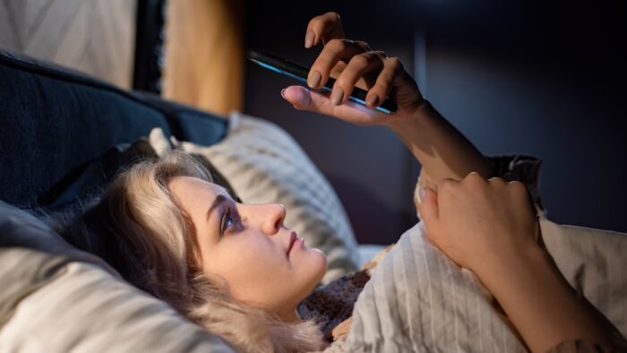 Az esti digitális detox hatása az alvásminőségre